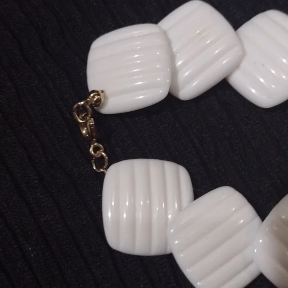 Vintage 20 'necklace 80s Lucite textured - Picture 2 of 3